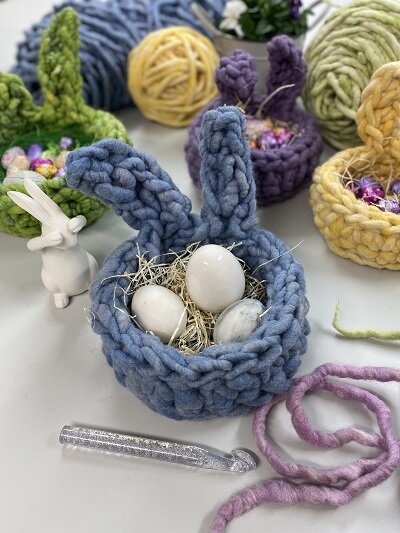Osternest in Wasserblau