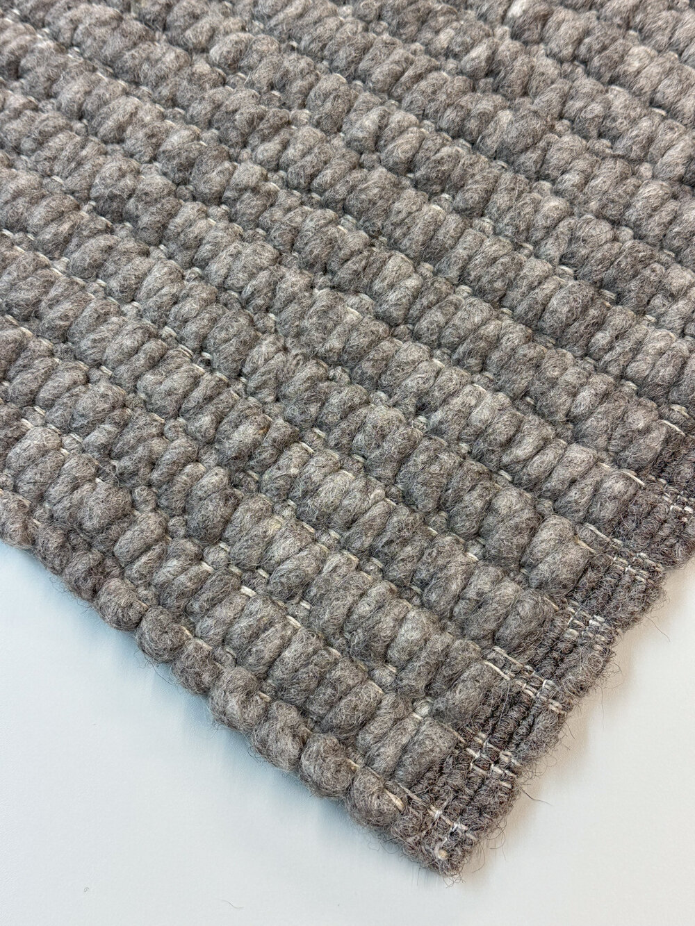 Schafwollteppich Muschel-Bindung