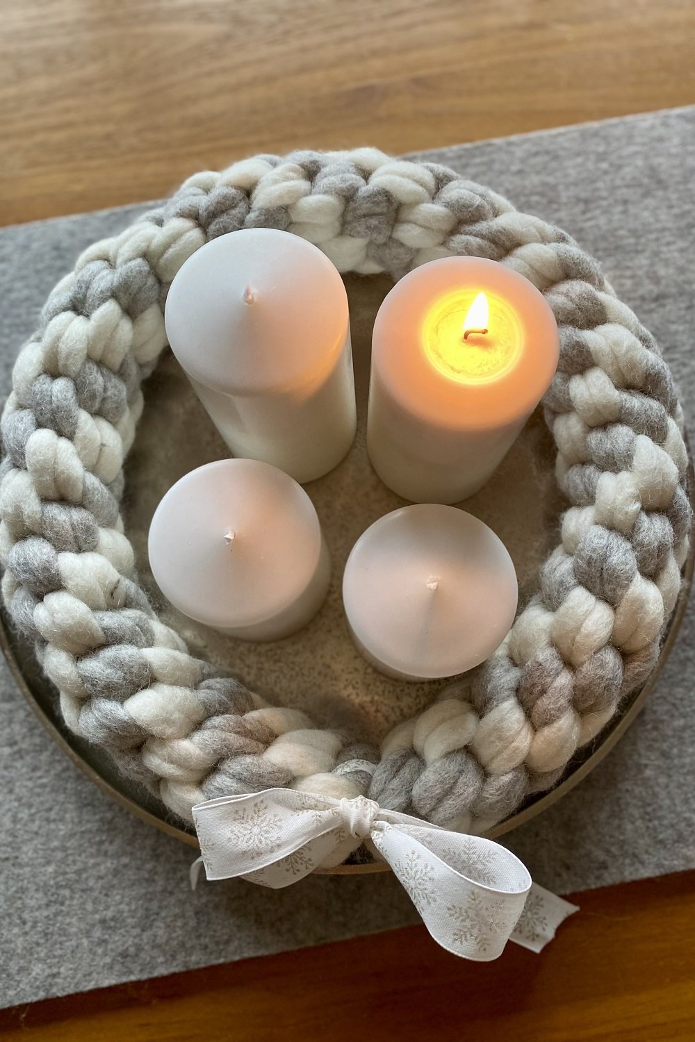 DIY Adventskranz aus Wolle
