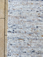 Schafwollteppich Gittermuster Graubunt mit Moorschnucke 180 x 260 cm
